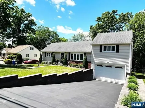 321 Maplewood Drive Paramus NJ 07652