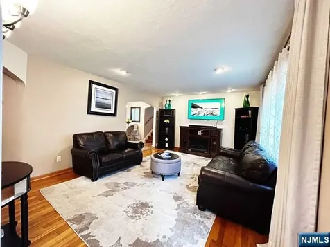 321 Maplewood Drive Paramus NJ 07652