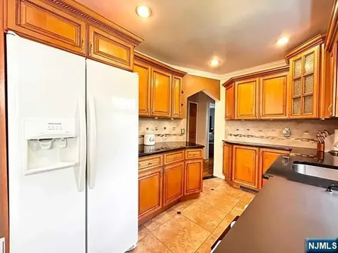 321 Maplewood Drive Paramus NJ 07652