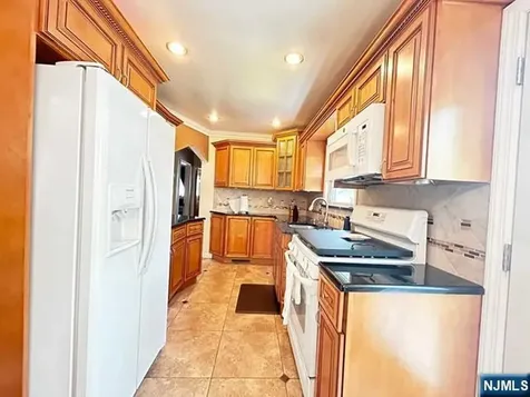 321 Maplewood Drive Paramus NJ 07652