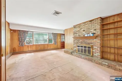 12 Colonial Drive Allendale NJ 07401