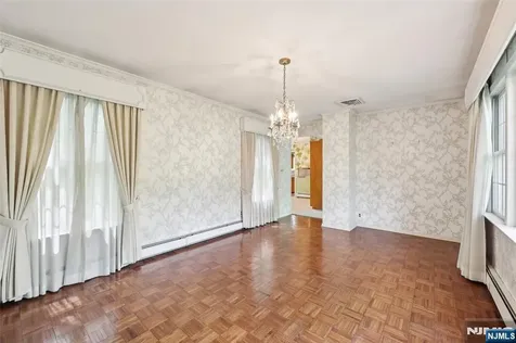 12 Colonial Drive Allendale NJ 07401