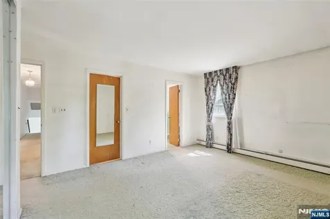 12 Colonial Drive Allendale NJ 07401