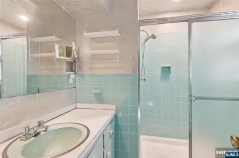 12 Colonial Drive Allendale NJ 07401