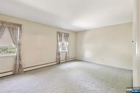12 Colonial Drive Allendale NJ 07401