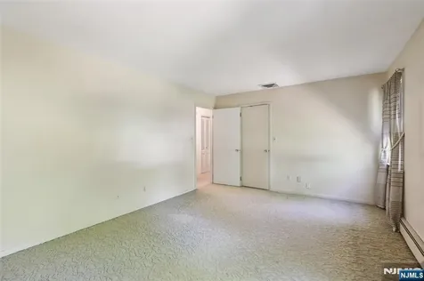 12 Colonial Drive Allendale NJ 07401