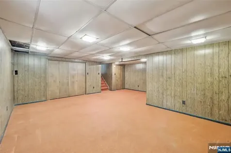 12 Colonial Drive Allendale NJ 07401