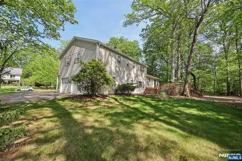 12 Colonial Drive Allendale NJ 07401