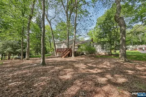 12 Colonial Drive Allendale NJ 07401