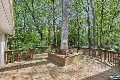 12 Colonial Drive Allendale NJ 07401