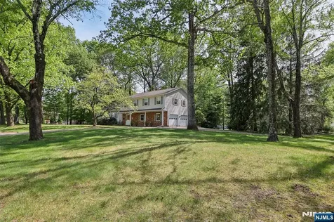 12 Colonial Drive Allendale NJ 07401