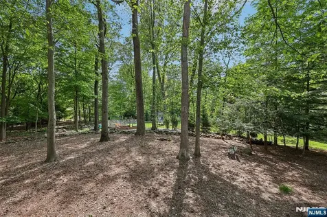 12 Colonial Drive Allendale NJ 07401