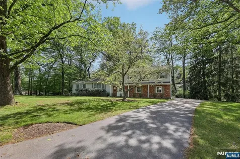 12 Colonial Drive Allendale NJ 07401