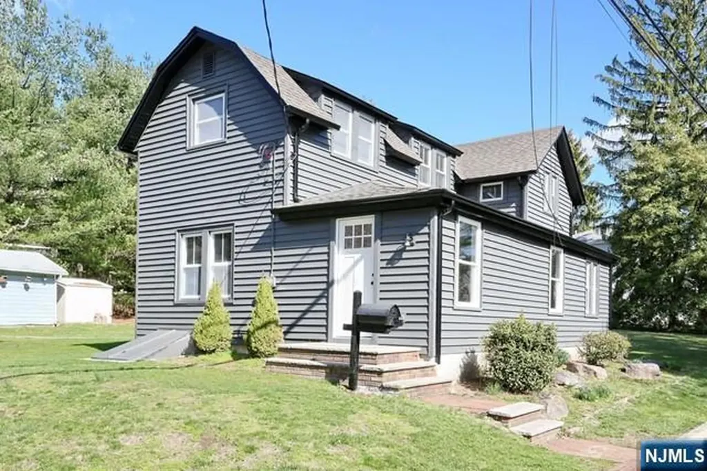 18 Etheridge Place Park Ridge NJ 07656