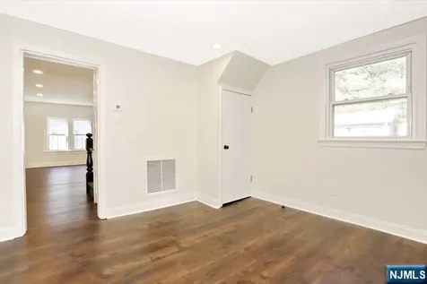 18 Etheridge Place Park Ridge NJ 07656