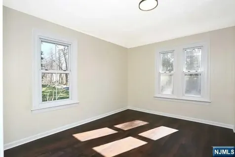 18 Etheridge Place Park Ridge NJ 07656