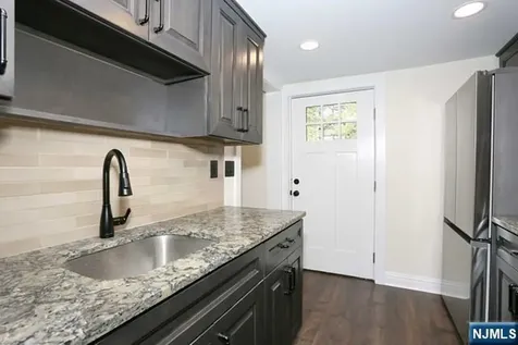 18 Etheridge Place Park Ridge NJ 07656