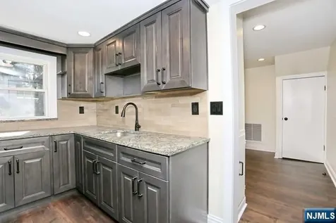 18 Etheridge Place Park Ridge NJ 07656