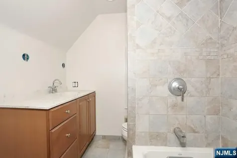 18 Etheridge Place Park Ridge NJ 07656