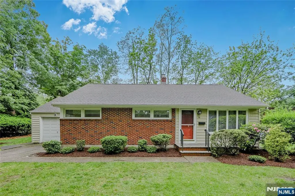 38 Pitcairn Avenue Ho-ho-kus NJ 07423