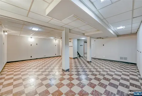 38 Pitcairn Avenue Ho-ho-kus NJ 07423
