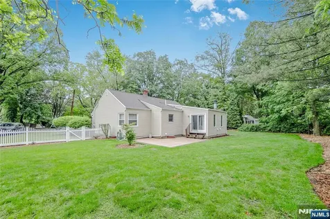 38 Pitcairn Avenue Ho-ho-kus NJ 07423