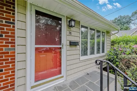 38 Pitcairn Avenue Ho-ho-kus NJ 07423