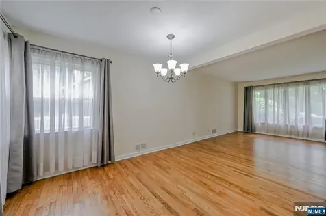 38 Pitcairn Avenue Ho-ho-kus NJ 07423