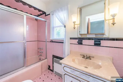 32 Martin Clifton NJ 07012