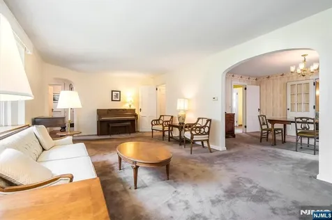 124 Central Avenue Glen Rock NJ 07452