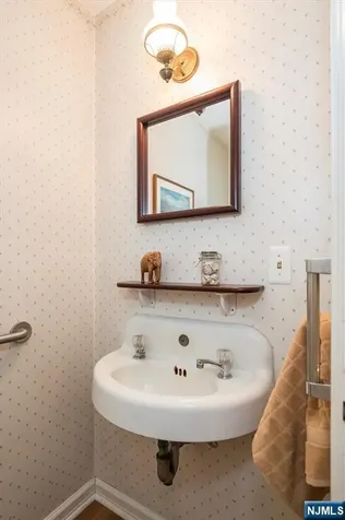 124 Central Avenue Glen Rock NJ 07452