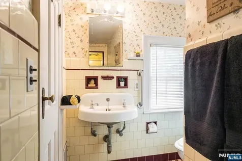 124 Central Avenue Glen Rock NJ 07452