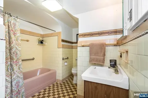 124 Central Avenue Glen Rock NJ 07452