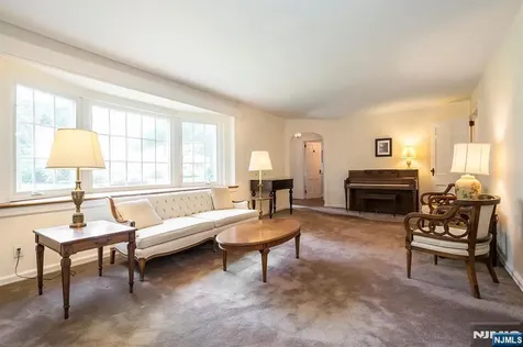 124 Central Avenue Glen Rock NJ 07452
