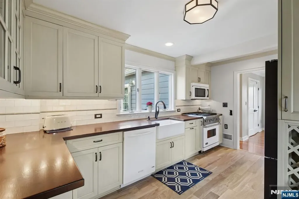 7 Alexander Avenue Bloomfield NJ 07003