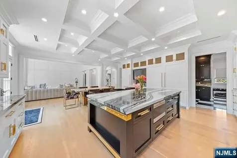 23 E Denison Drive Saddle River NJ 07458