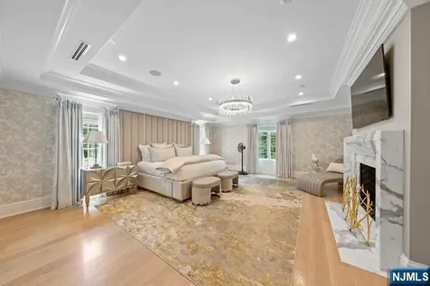 23 E Denison Drive Saddle River NJ 07458