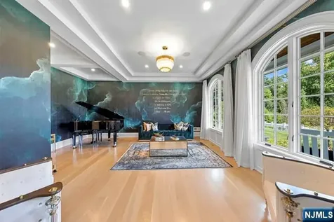 23 E Denison Drive Saddle River NJ 07458