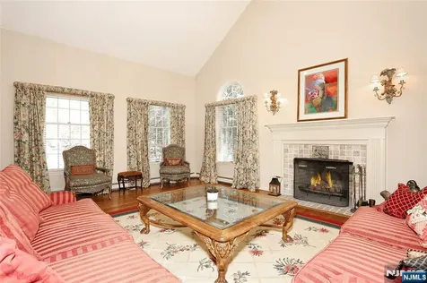 12 Hutton Drive Mahwah NJ 07430