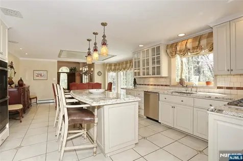 12 Hutton Drive Mahwah NJ 07430