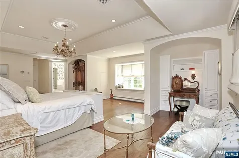 12 Hutton Drive Mahwah NJ 07430