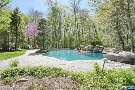 12 Hutton Drive Mahwah NJ 07430