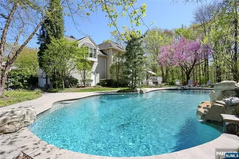 12 Hutton Drive Mahwah NJ 07430