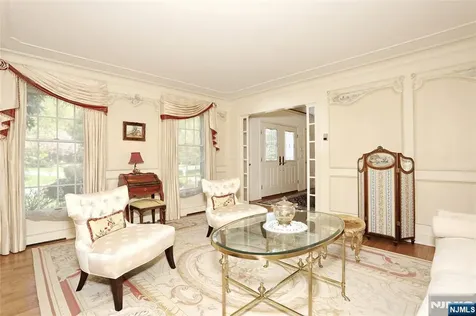 12 Hutton Drive Mahwah NJ 07430