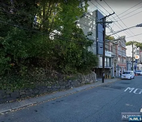 1072 River Road Edgewater NJ 07020