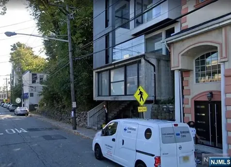 1072 River Road Edgewater NJ 07020