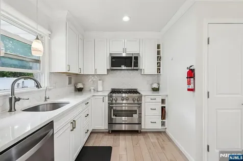 327 Congers Avenue Northvale NJ 07647