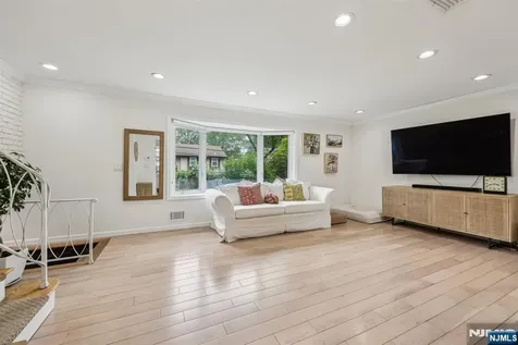 327 Congers Avenue Northvale NJ 07647