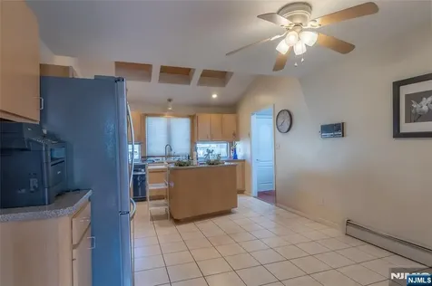 10 Livi Court Elmwood Park NJ 07407