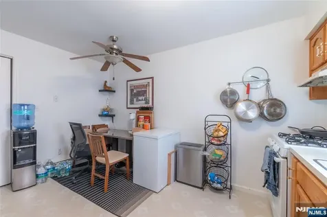 10 Livi Court Elmwood Park NJ 07407